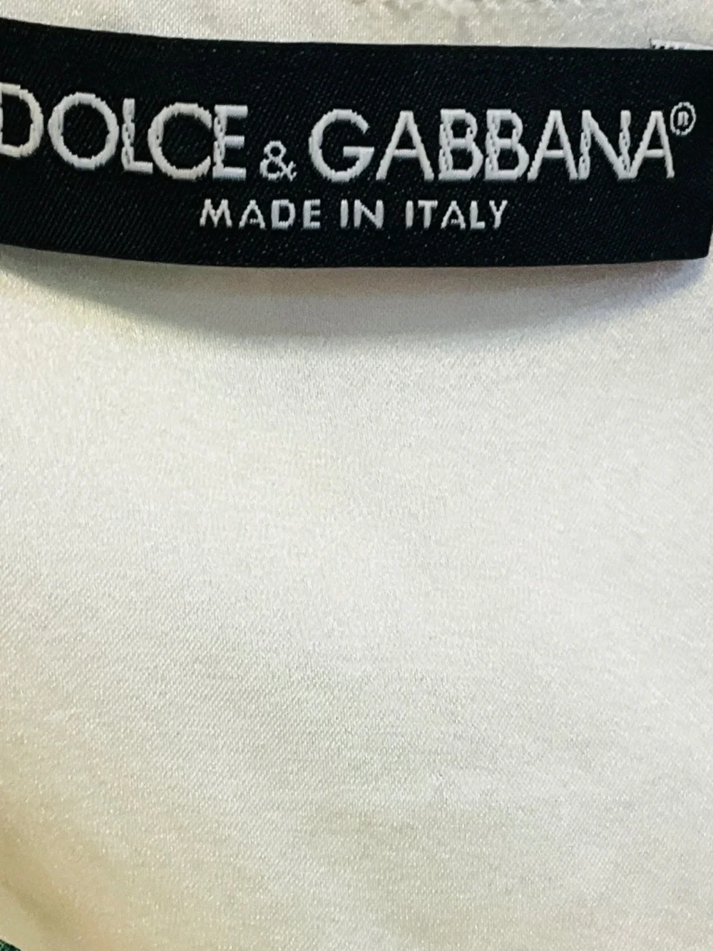 Dolce & Gabbana bleach dry care